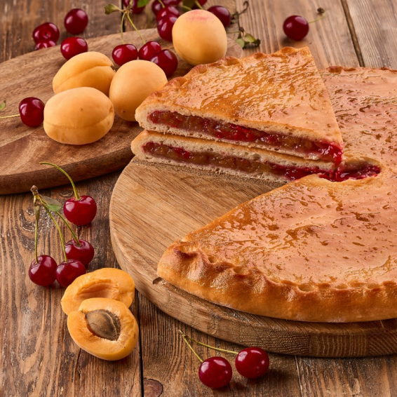 С абрикосом и вишней